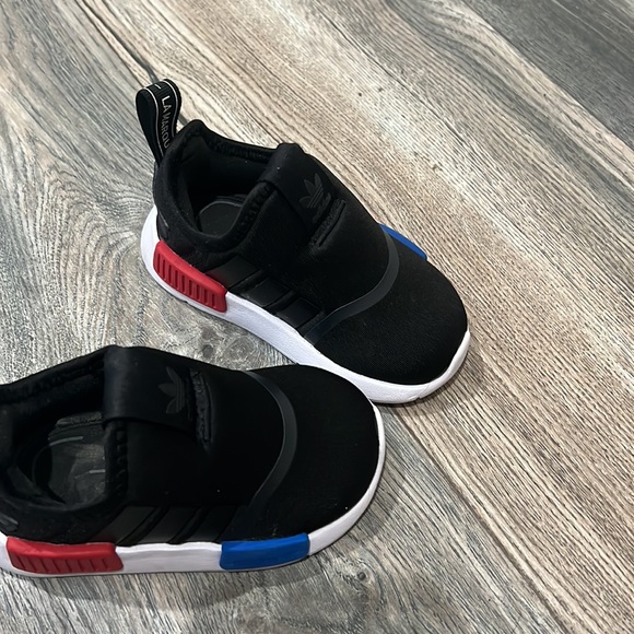 Toddler Adidas NMD 360 size 5c - Picture 2 of 4